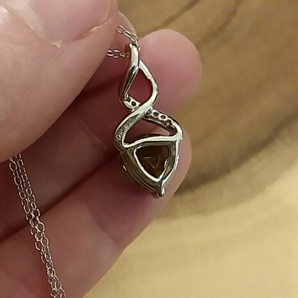 4 CARAT PERIDOT  NECKLACE - Picture 7 of 8